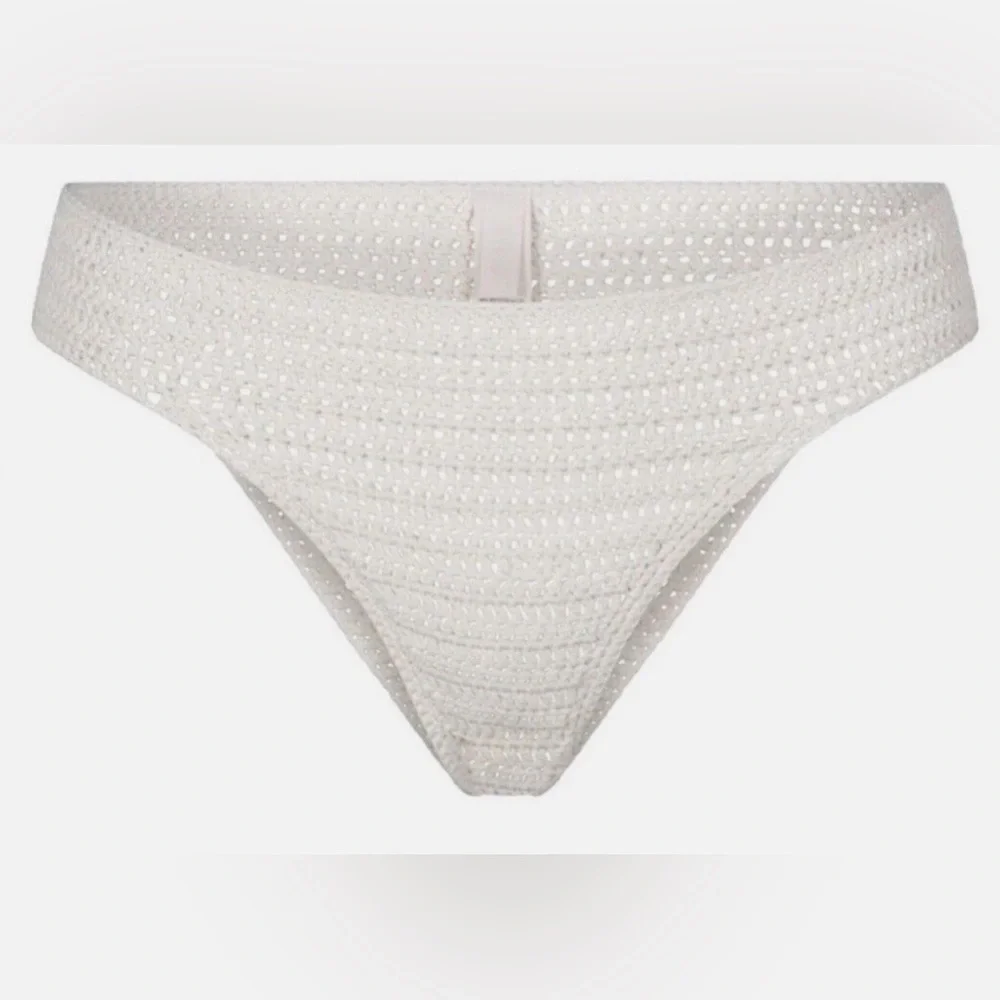 SKIMS Swim Crocheted Bikini Bottom NWT Size 2x Marble White Boho Style